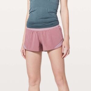 Lululemon sz 8 Athletica Lululemon Hotty Hot Short II 2.5" Figue Rose Blush VGUC
